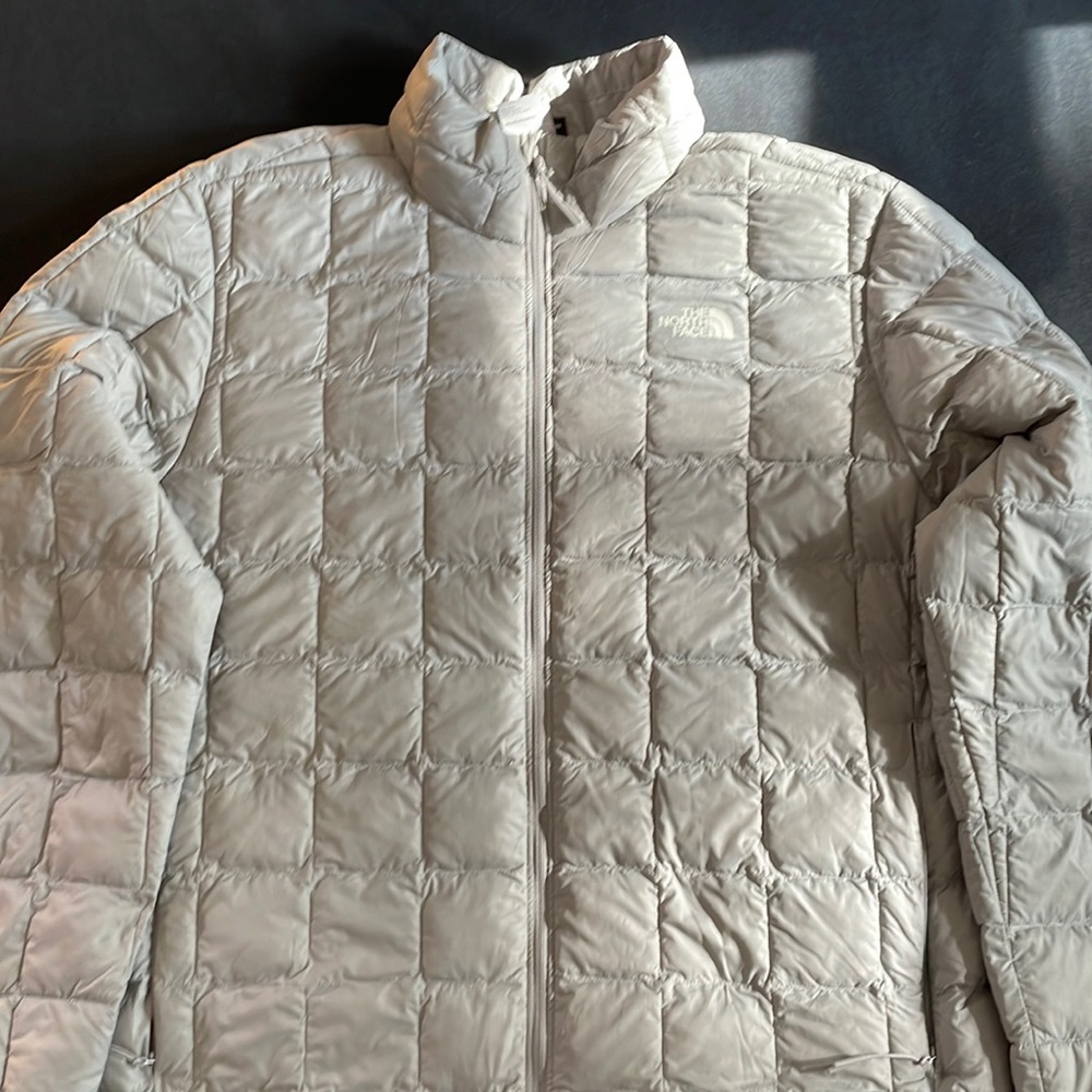 Large Grey The North Face Zipper Coat